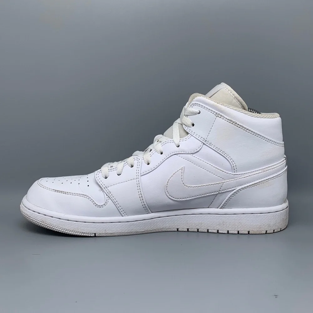 Jordan 1 Mid Triple‎ White Basketball Shoes 554724‑136 Men’s Sz 12 EU 46